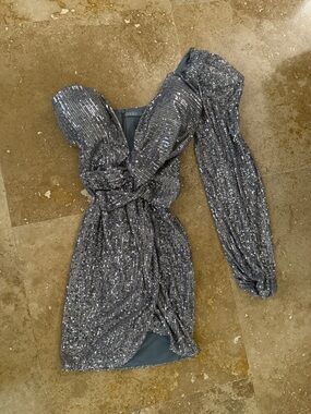 Splash Silver One-Shoulder Sequin Knot Dress